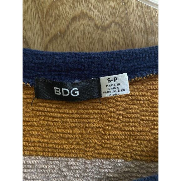 BDG Urban Outfitters Oversized Yellow/Navy Striped 100% Cotton Crop Blouse Sz S - Picture 2 of 10